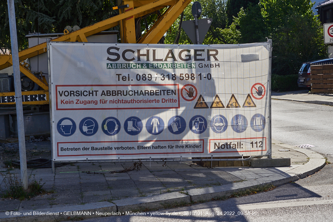 24.08.2022 - Baustelle an der Niederalmstraße 16 und Hugo-Lang-Bogen 13 in Neuperlach-Trudering